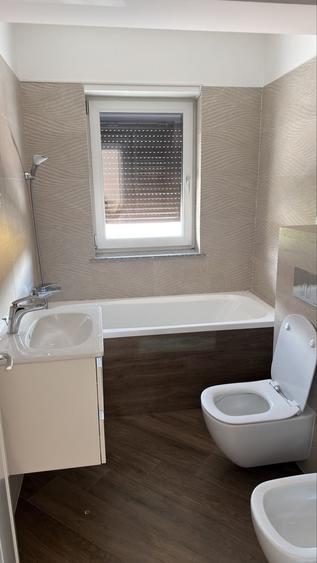 Inchiriez Apartament 3 camere - 1