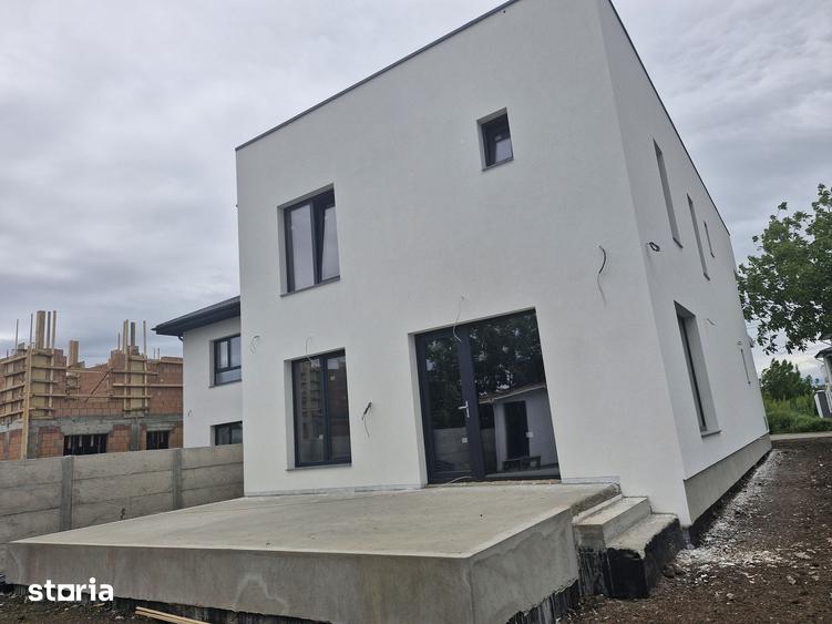 Casă cu 5 camere cu Teren 511 Mp în Tunari