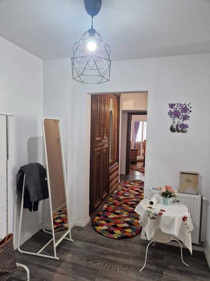 Apartament cu 3 camere decomandat în Alexandru cel Bun