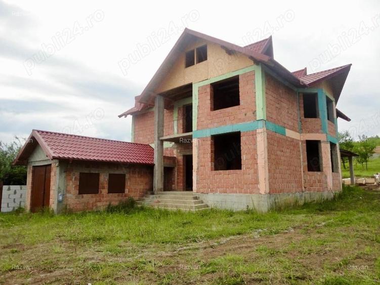 Casă cu 6 camere cu Teren 1510 Mp în Găgeni