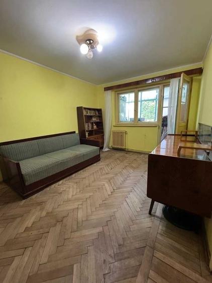 Apartament cu 2 camere semidecomandat în Calea Galați