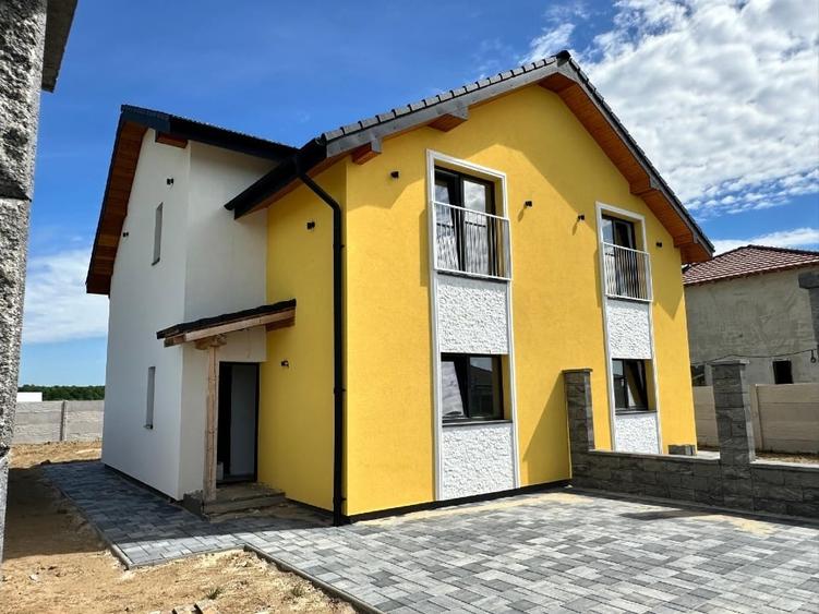 Duplex cu 4 camere cu Teren 270 Mp în Moșnița Nouă