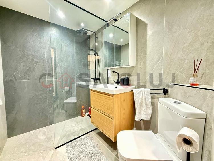 Apartament cu 3 camere decomandat, mobilat în Central