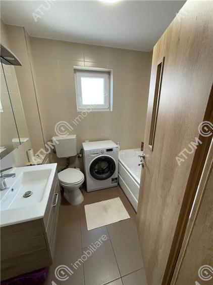 Apartament cu 2 camere semidecomandat, mobilat în Șelimbăr
