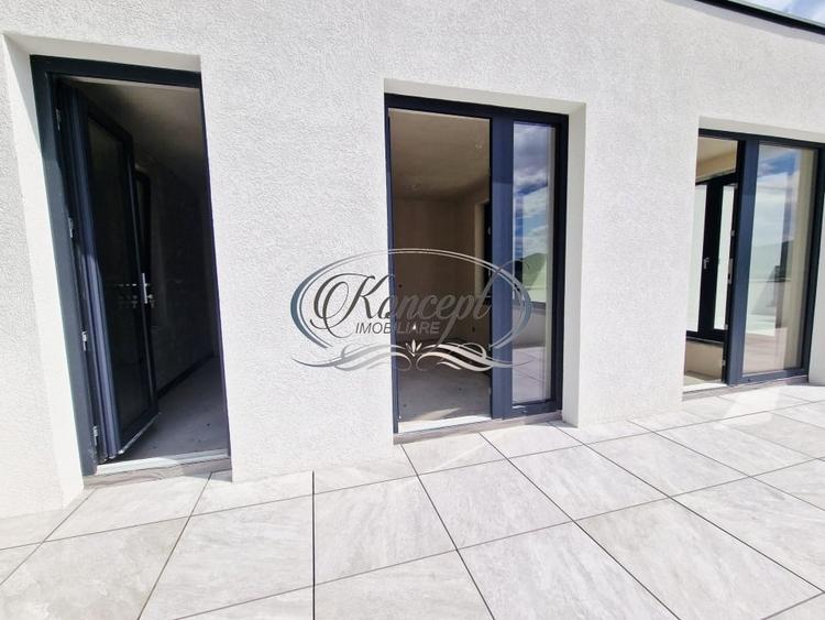 Duplex cu 5 camere cu Canalizare în Florești