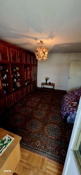 Apartament cu 2 camere decomandat în Eremia