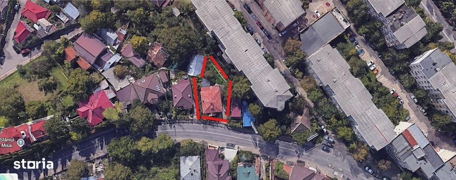 Casă cu 3 camere cu Teren 451 Mp în Central