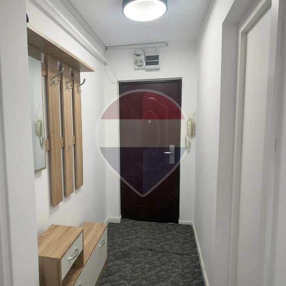 Apartament cu 3 camere decomandat în Independenței