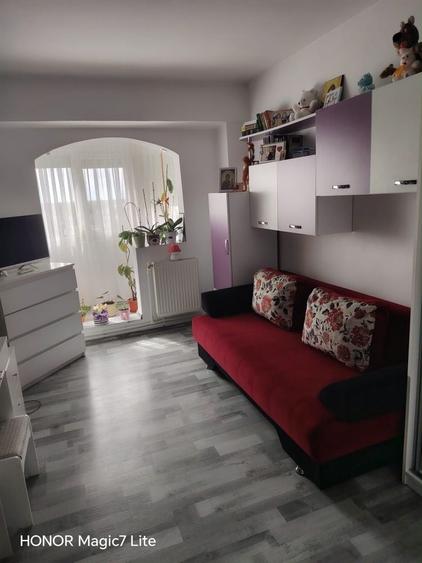 Apartament cu 3 camere decomandat în Dorobanți