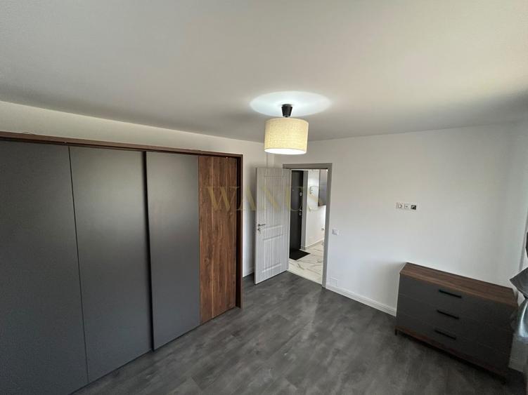 Apartament cu 3 camere semidecomandat, mobilat în Florești