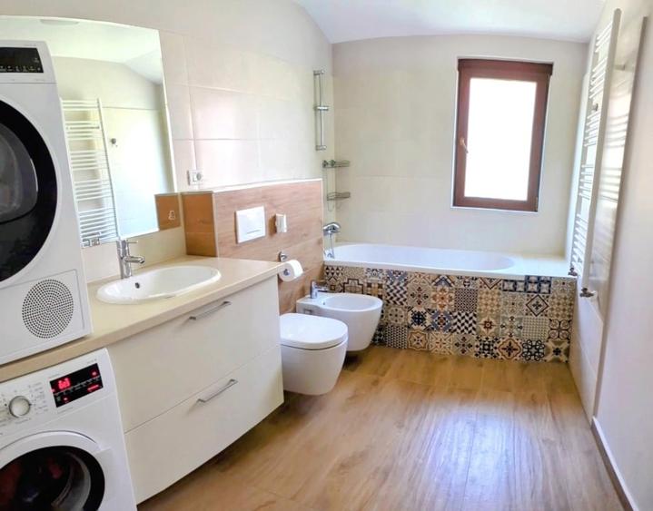 Duplex cu 4 camere cu Canalizare în Aradului