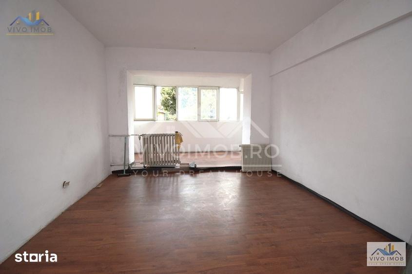 Apartament cu 3 camere în Tei