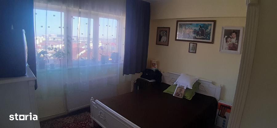 Apartament cu 3 camere decomandat în Valea Cetății