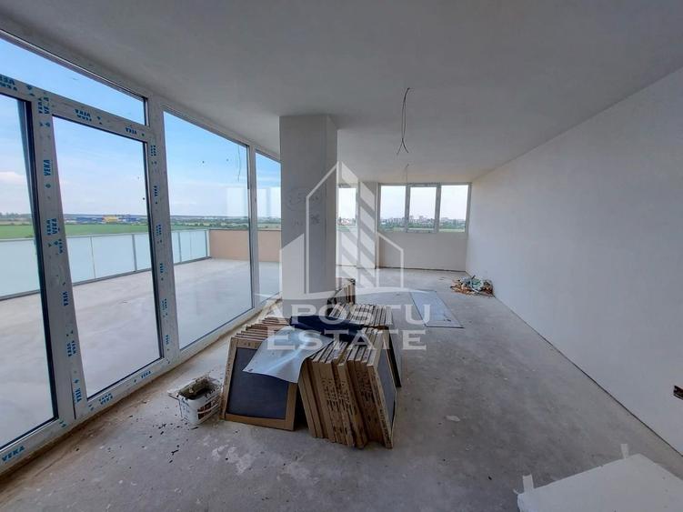 Penthouse cu 3 camere decomandat în Torontalului