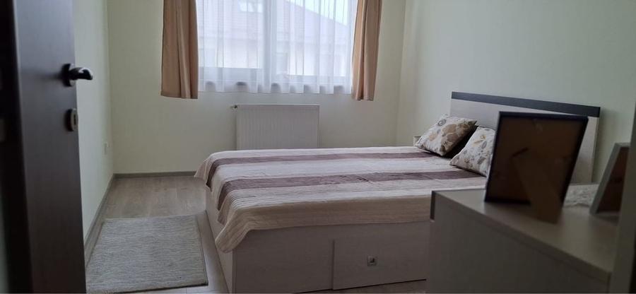 Apartament cu 3 camere decomandat în Florești