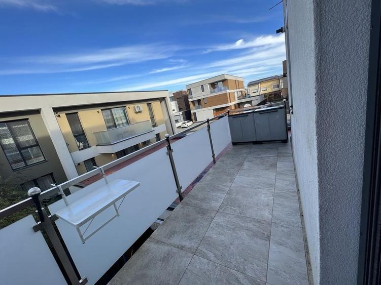 Apartament cu 3 camere decomandat în Dumbrăvița