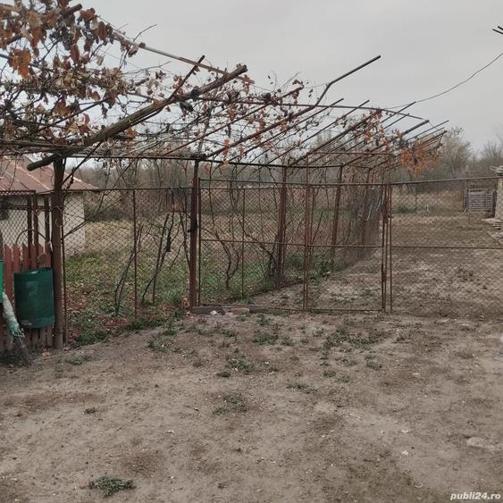 Casă cu 6 camere în Drăghicești