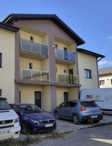 Apartament cu 2 camere semidecomandat în Manolache