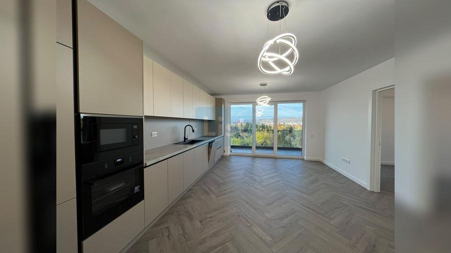 Apartament cu 3 camere semidecomandat în Gheorgheni