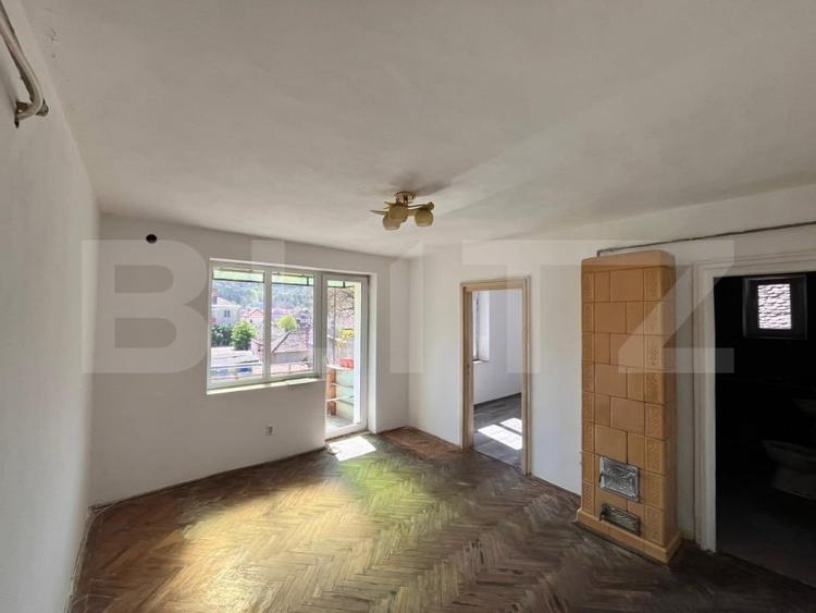Apartament cu 2 camere semidecomandat în Gherla