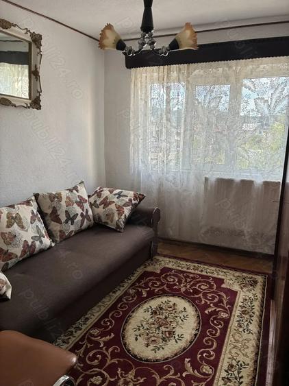 Apartament cu 4 camere decomandat în Central