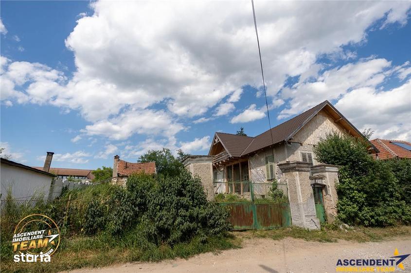 Casă cu 3 camere cu Teren 2770 Mp în Ozun