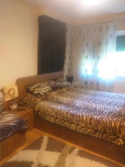 Apartament cu 4 camere decomandat în Sărari