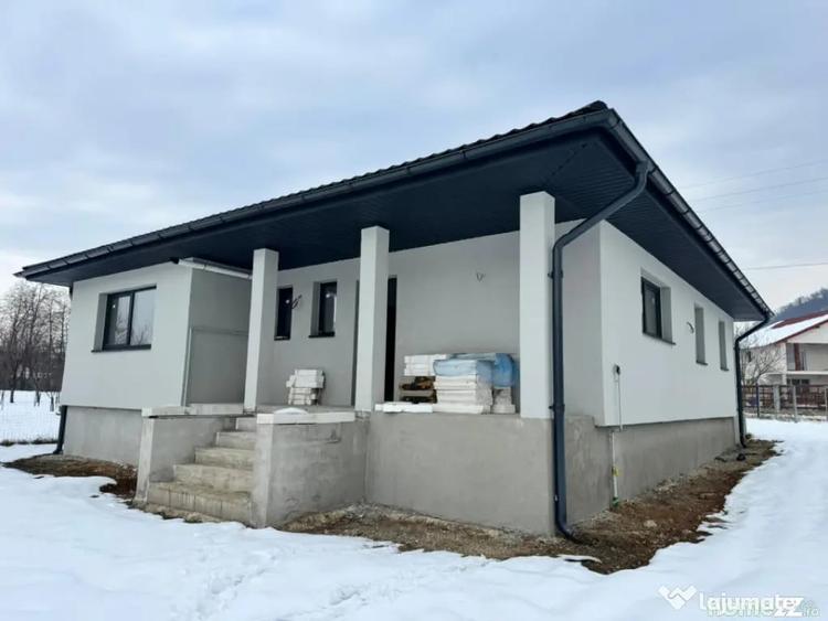 Casă cu 3 camere cu Teren 1200 Mp în Tăuții-Măgherăuș