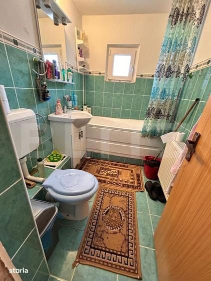 Apartament cu 3 camere decomandat în Tomești