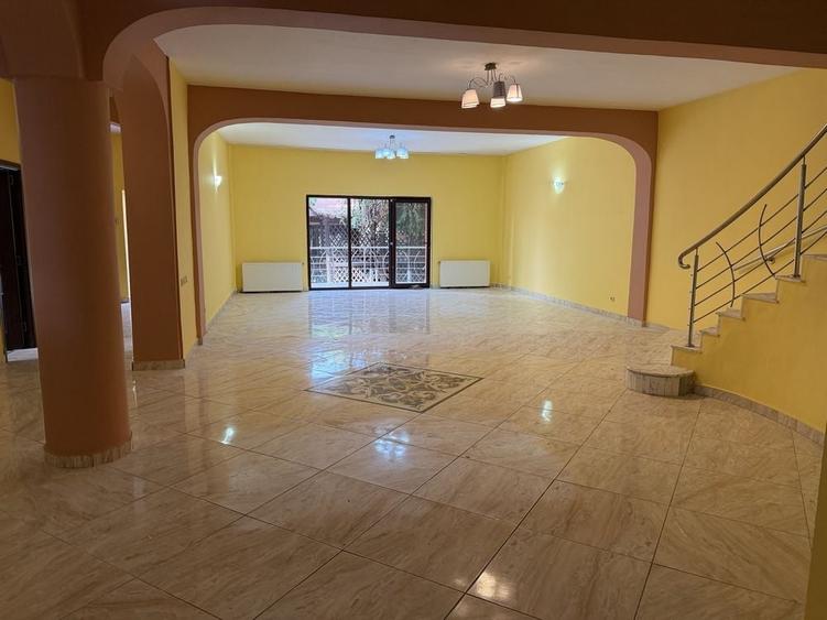 Casă cu 4 camere cu Teren 500 Mp în Colentina
