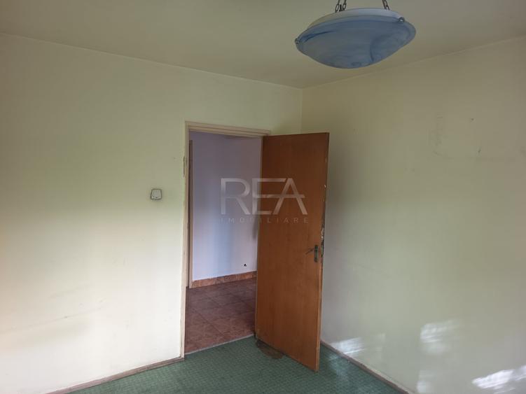Apartament cu 3 camere decomandat în Rahova