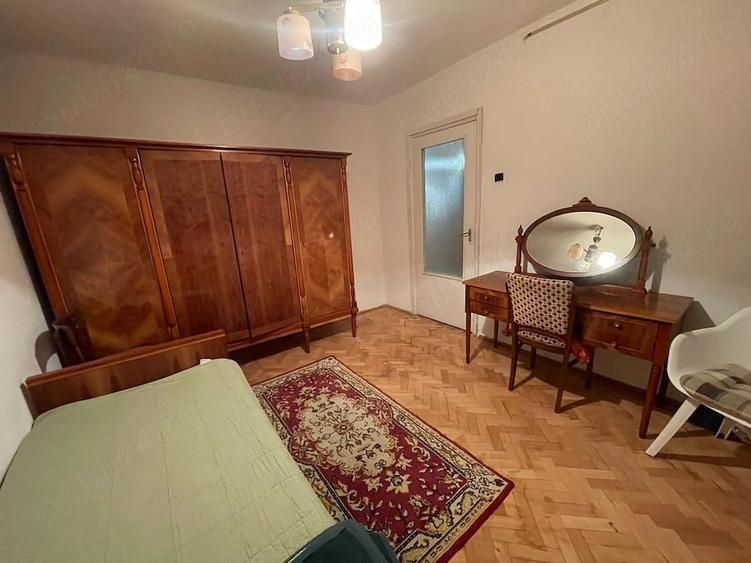 Apartament cu 4 camere decomandat în Central
