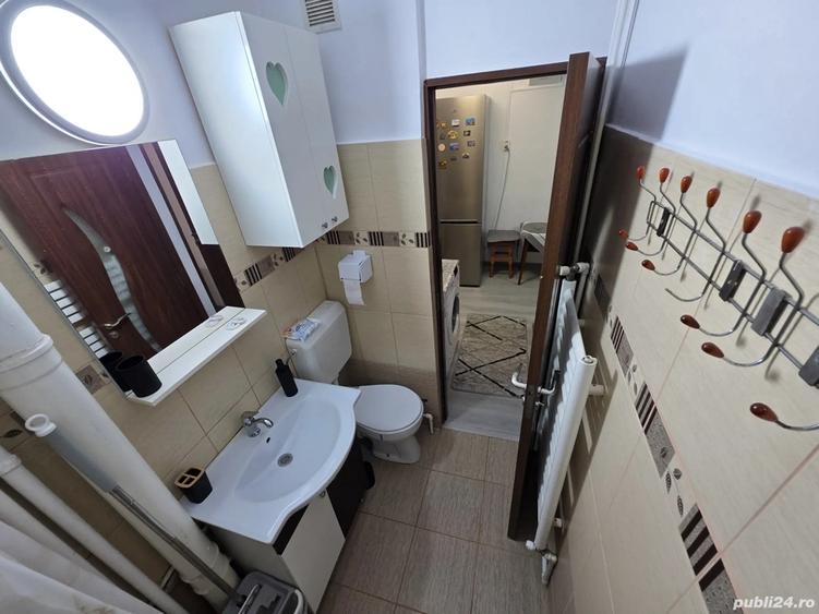 Garsonieră decomandată în Central