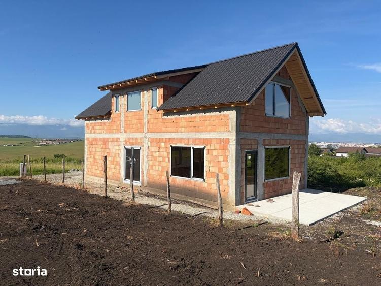 Casă cu 4 camere în Central