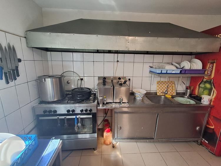 Casă cu 4 camere în Tunari