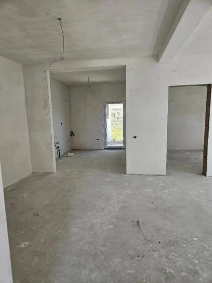 Casă cu 3 camere cu Teren 585 Mp în Moșnița Nouă