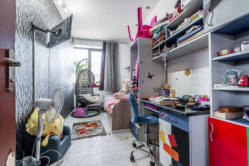 Apartament cu 3 camere semidecomandat, mobilat în Malul Mureșului