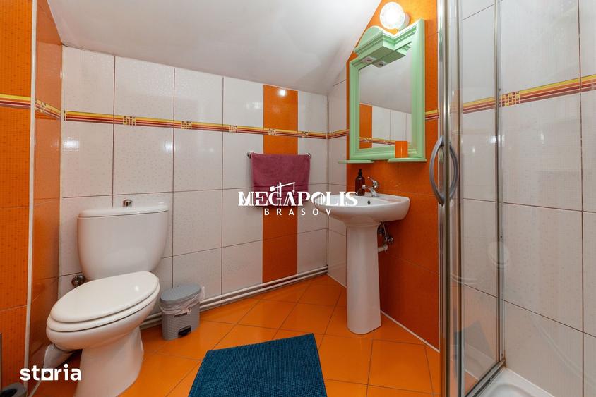 Casă cu Teren 1077 Mp în Central