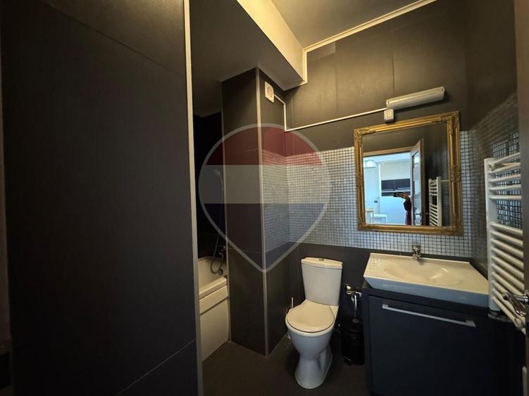 Apartament cu 3 camere semidecomandat, mobilat în UTA