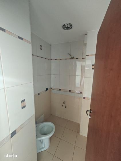 Apartament cu 3 camere decomandat în Micro 21