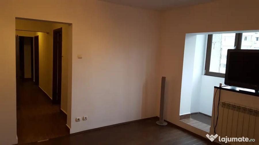 Apartament cu 4 camere semidecomandat în Crângași