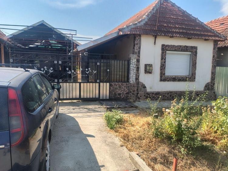 Casă cu 4 camere în Șomoșcheș