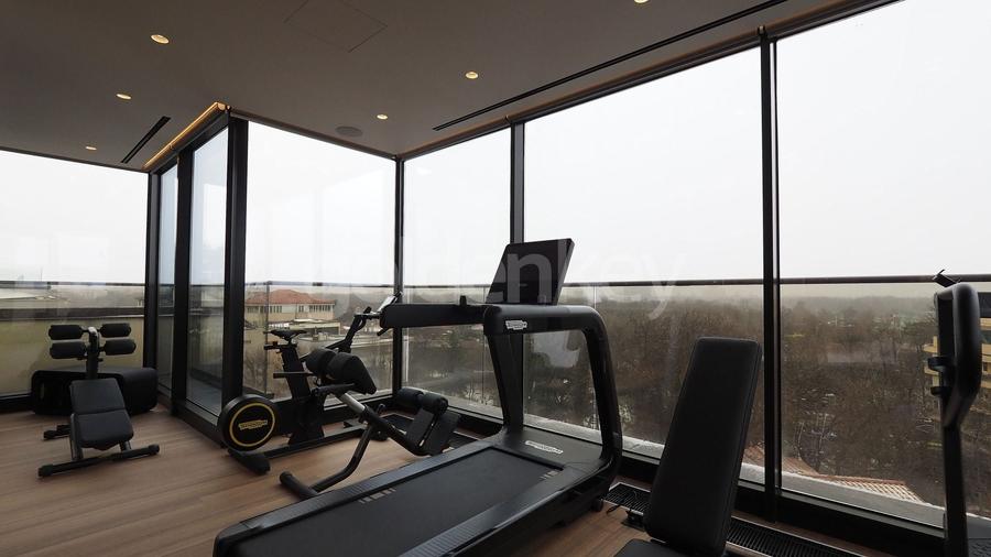 Penthouse cu 4 camere decomandat, mobilat în Primăverii