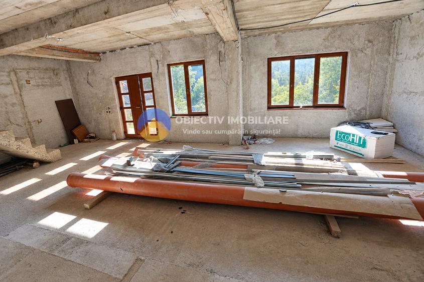 Casă individuală cu 5 camere cu Teren 2405 Mp în Pângărați