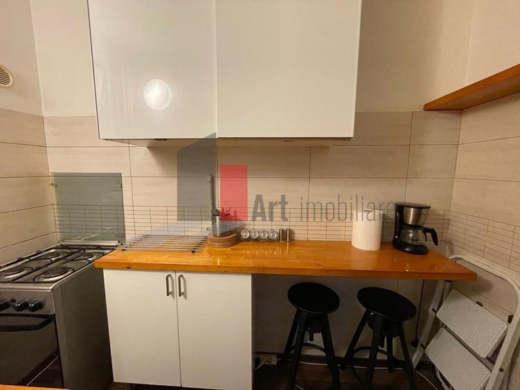Apartament cu 2 camere decomandat, mobilat în Sala Palatului