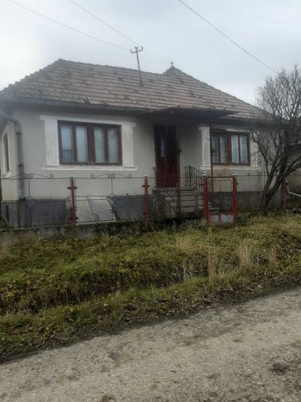 Casă cu 4 camere în Exterior Vest