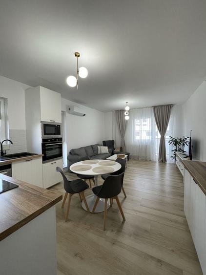Apartament cu 3 camere decomandat în Săsar