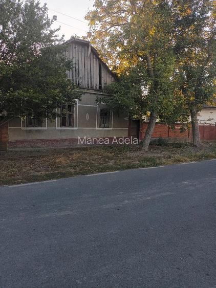Casă cu 4 camere cu Teren 800 Mp în Sânmartin