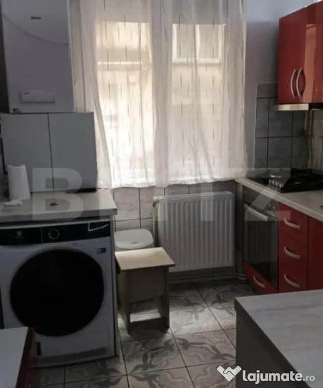 Apartament cu 3 camere semidecomandat în Central