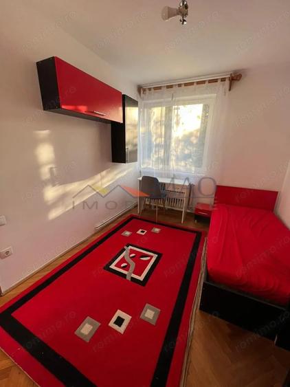 Apartament cu 4 camere decomandat în Cornișa